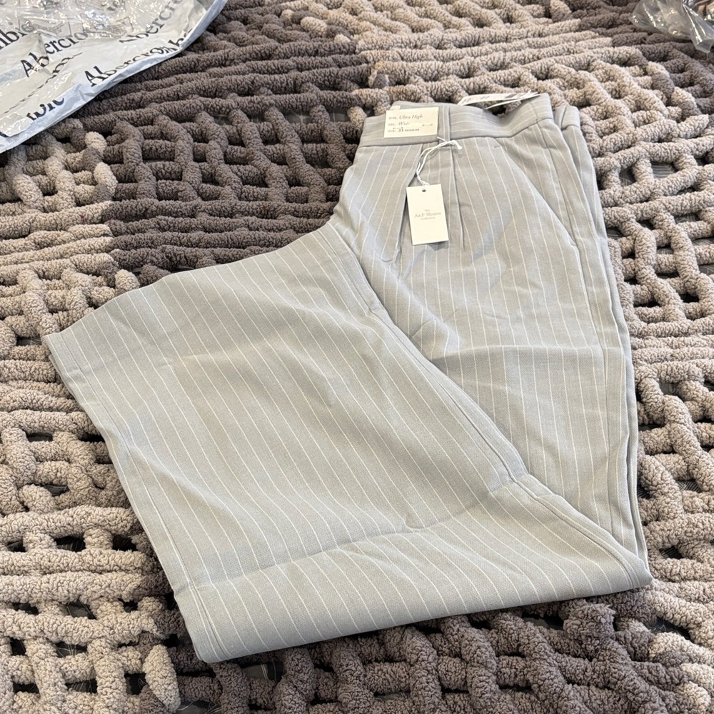 Abercrombie & Fitch Women's Gray Striped Trousers